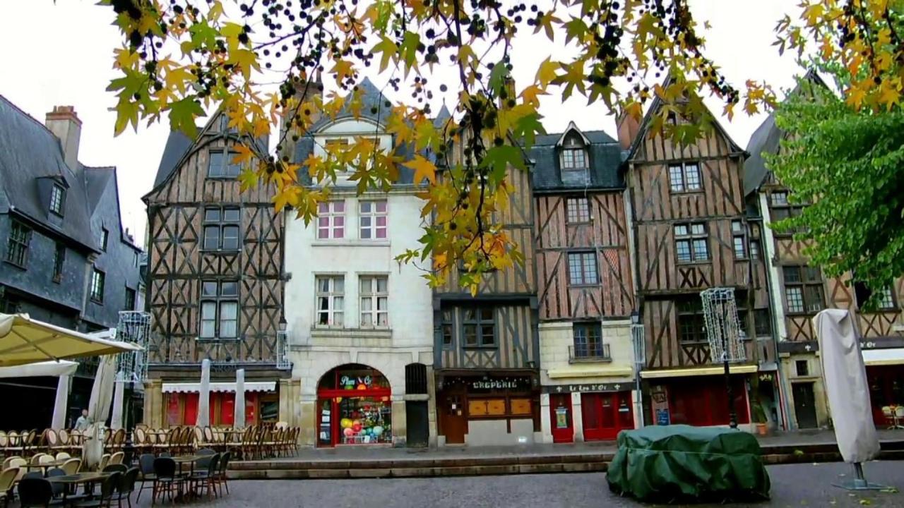 Le Balzac / Colbert - Bord De Loire Lägenhet Tours Exteriör bild